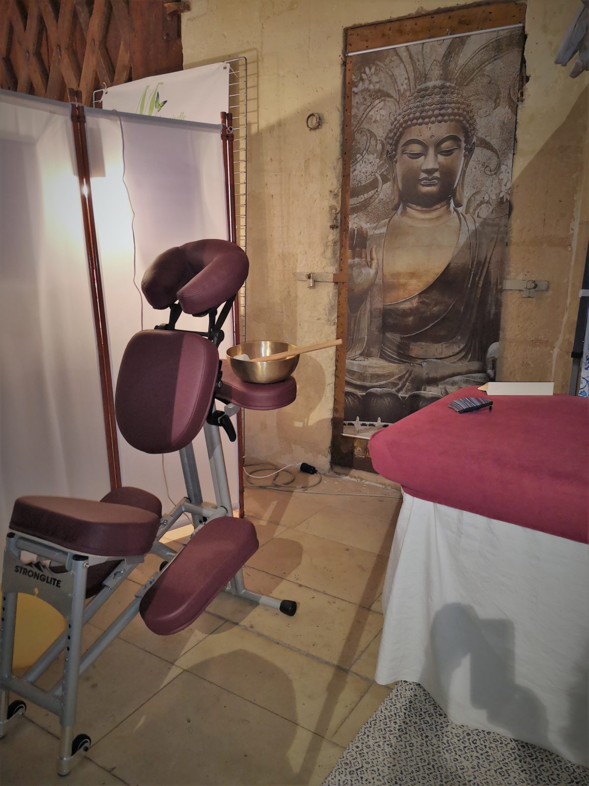 photo de la chaise massage assis pour le massage sonore spécial du dos